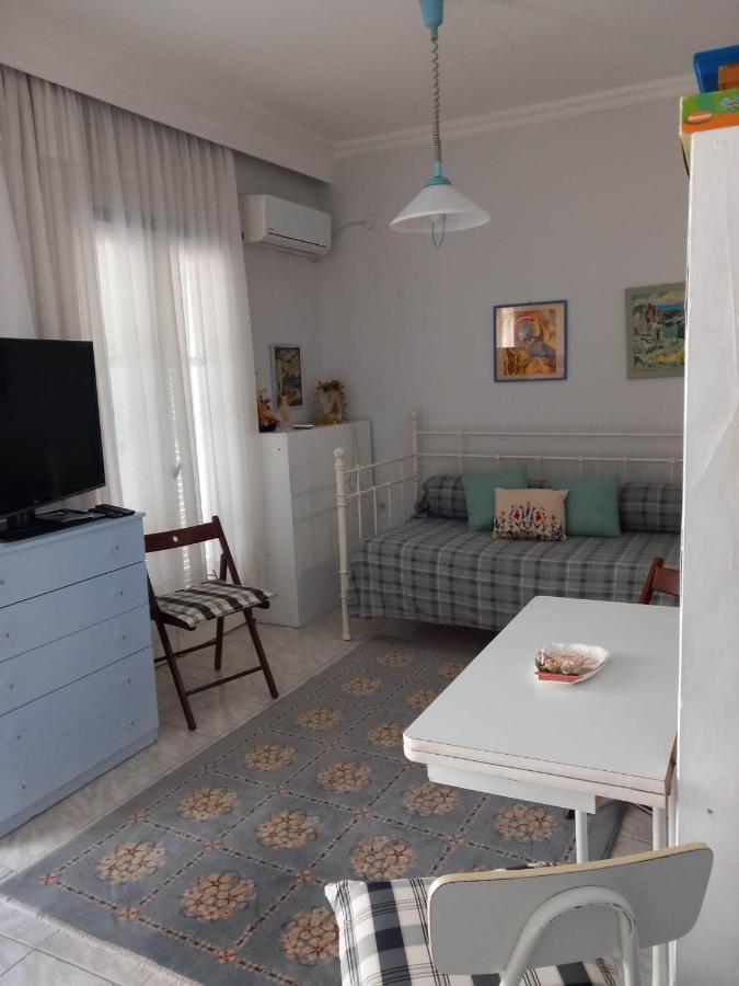 Rena'S Traditional Aegean House By The Sea Peraía エクステリア 写真